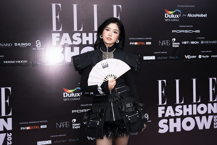 Tham-do-ELLE-Fashion-Show-2023-Suni-ha-linh